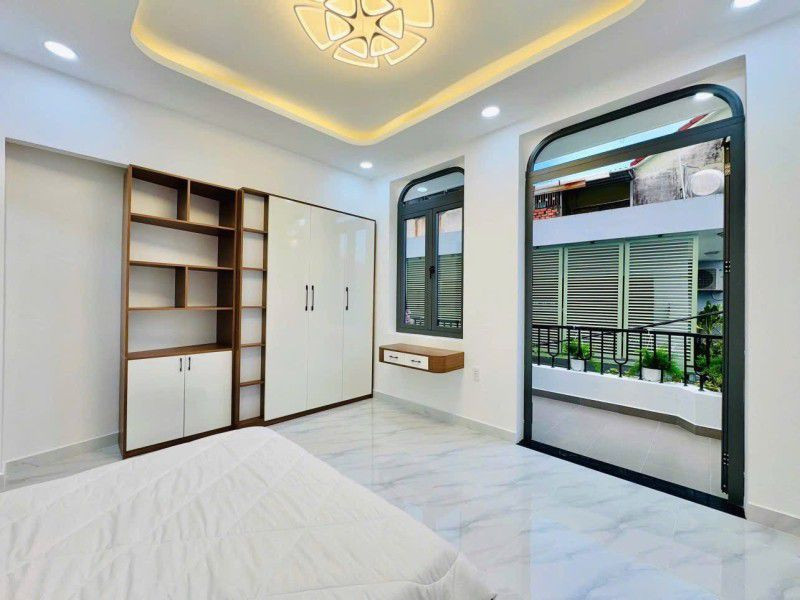 SIÊU PHẨM NHÀ ĐẸP - NGAY CHỢ GÒ VẤP - H3G S.ÁT MẶT T.IỀN - 3 TẦNG - 4❌7m - 02 PHÒNG NGỦ - KINH DOANH - GIÁ CHỈ 3.65 TỶ