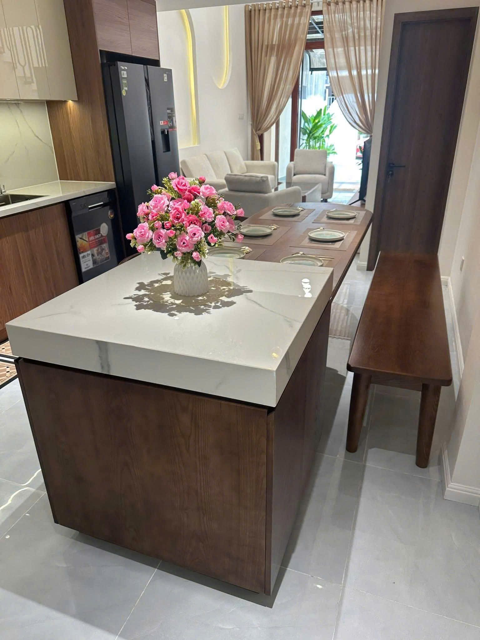 Cho thuê nhà 4 tầng tại Nguyễn Văn Thoại, Phước Mỹ
