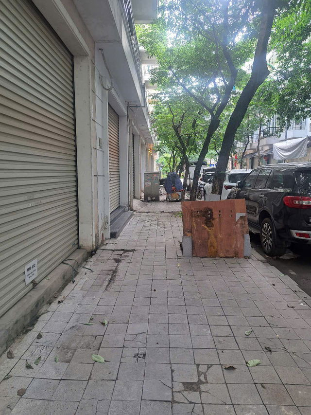 Nhà LK khu đô thị đô nghĩa, nhà 2 mặt tiền, giao thông thuận lợi, oto chạy vòng quanh nhà, phù hợp nhà ở, kinh doanh, văn phòng,