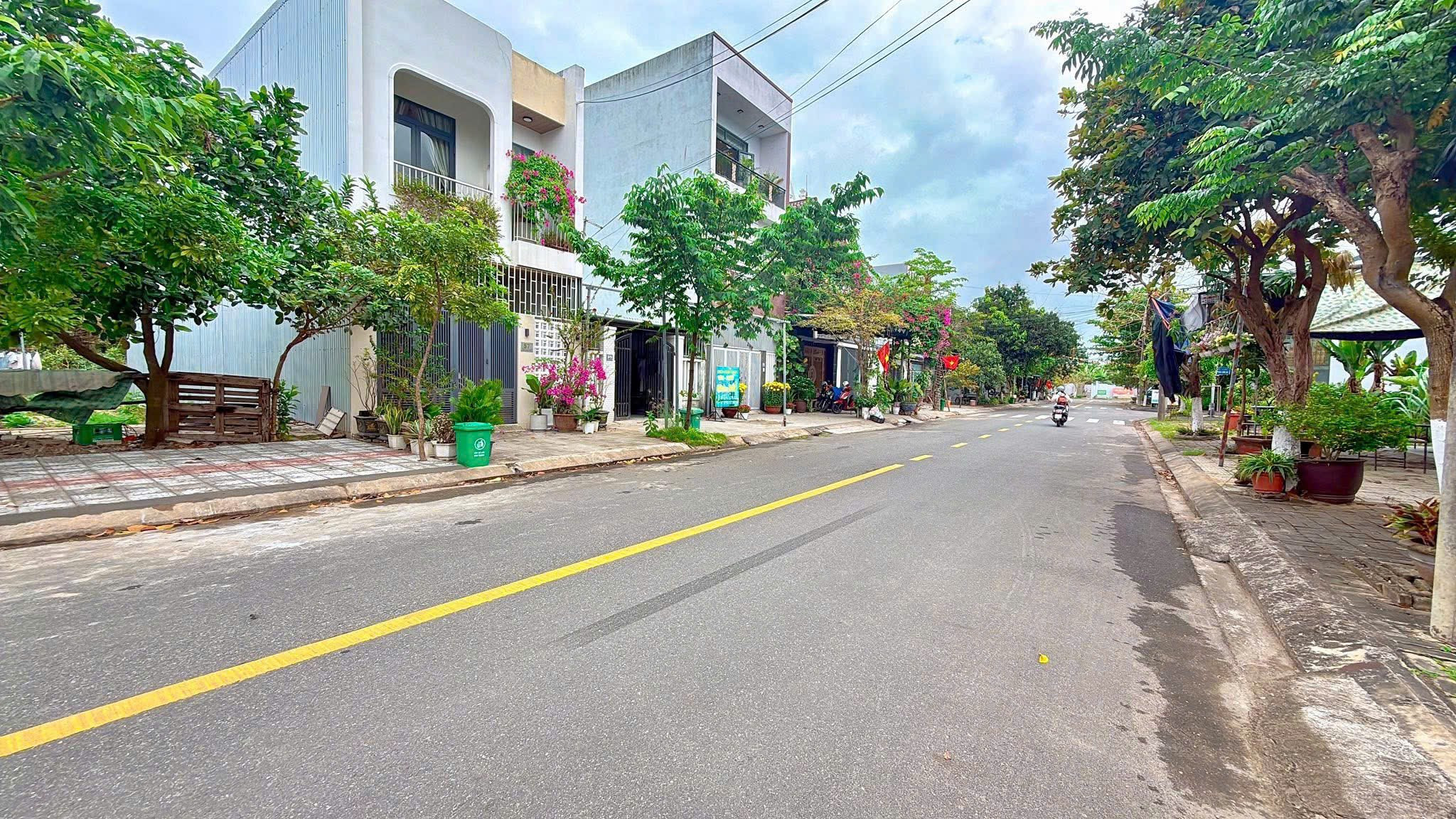 Bán lô góc Hoà Xuân 166m2 - Giá 8,7 Tỷ