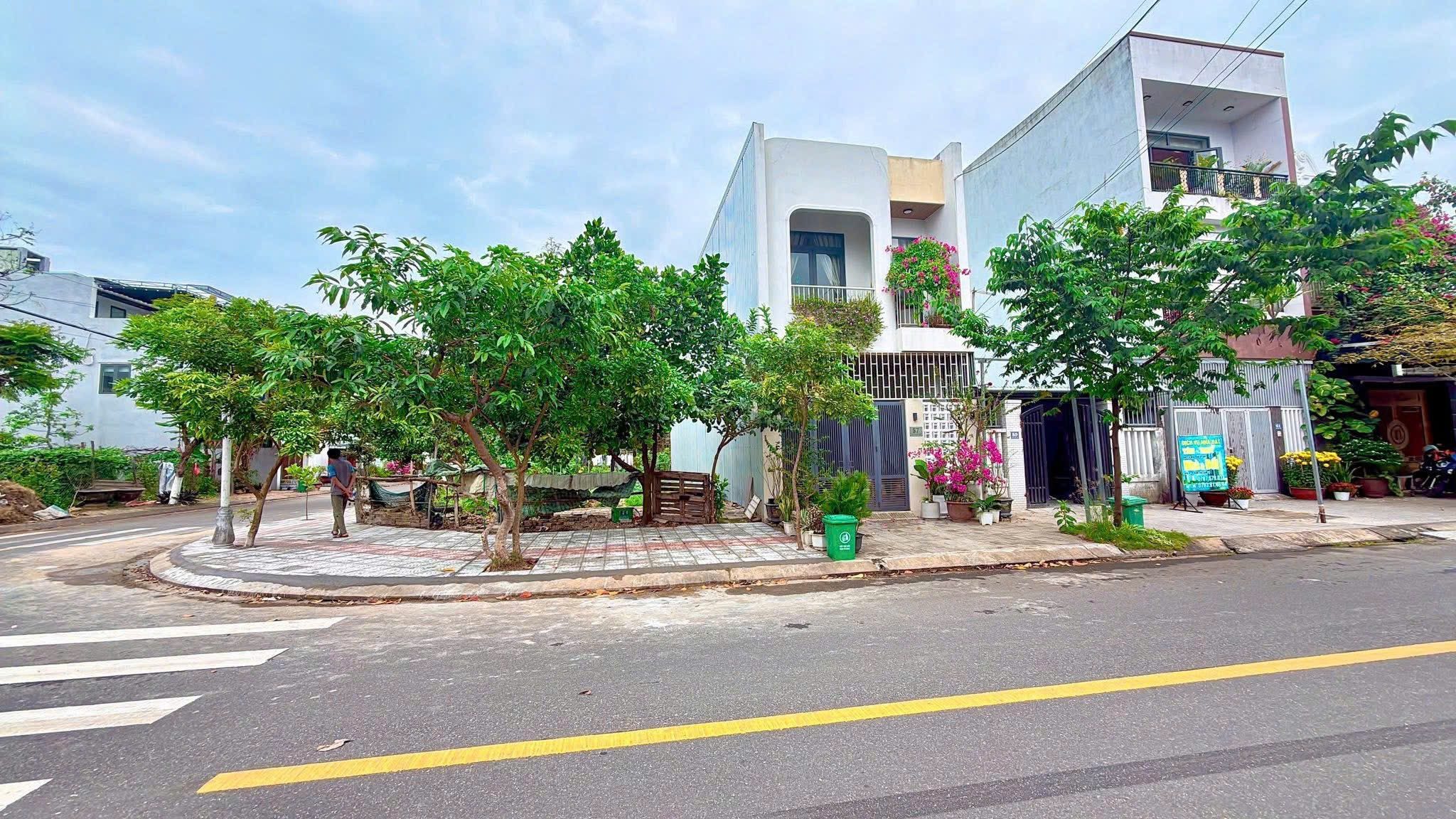 Lô góc Nguyễn Văn Tỵ và Kha Vạn Cân, Hoà Xuân, 166m2 - Giá 8,7 Tỉ TL