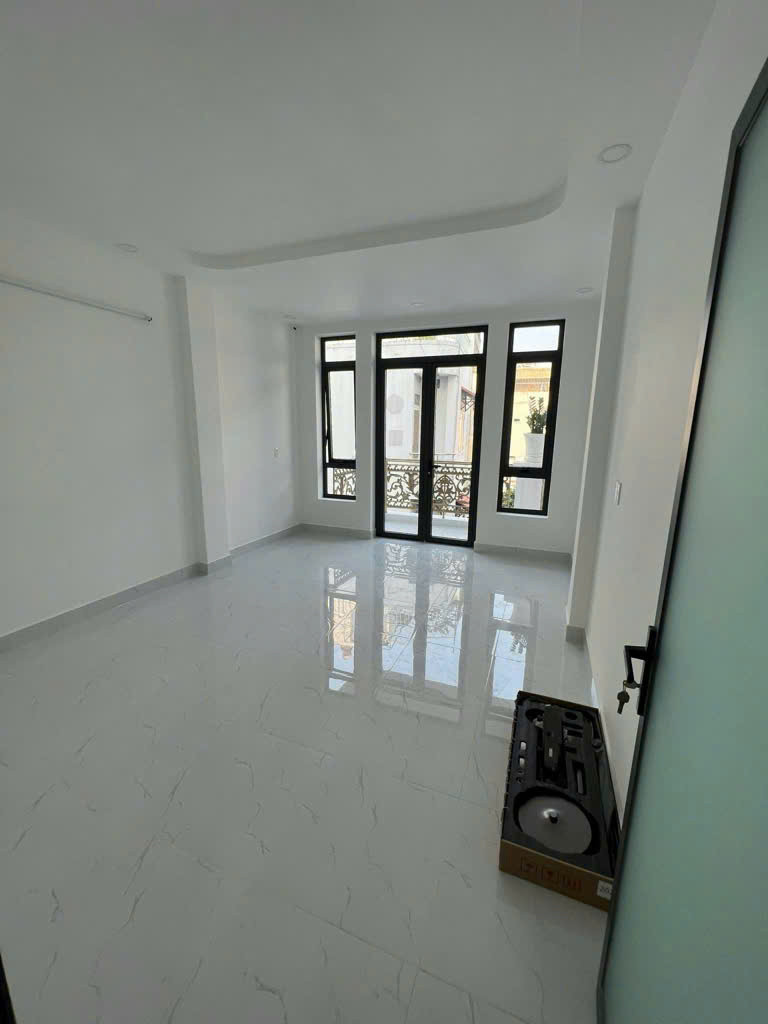 NHÀ ĐẸP - HẺM Ô TÔ NGỦ TRONG NHÀ - SÁT MẶT TIỀN- KHU  VIP HOÀ BÌNH - 4 TẦNG - 62M2 - CHỈ 7.8T