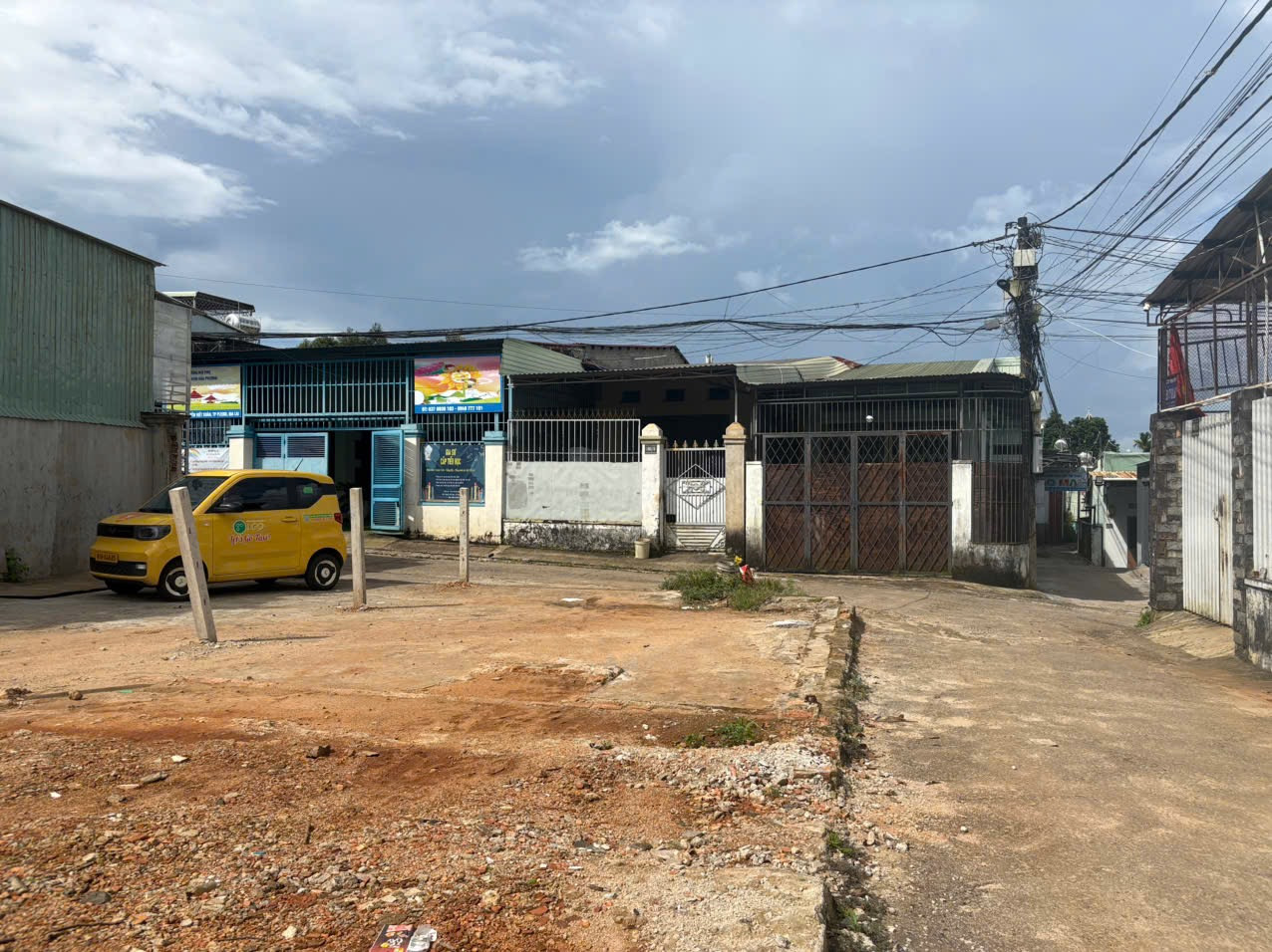 Đất góc hẻm Nguyễn Viết Xuân