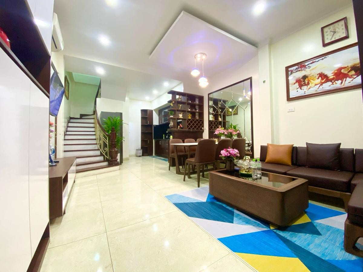 Bán nhà Nguyễn Viết Xuân, Thanh Xuân, nhà đẹp ở luôn, gần ô tô tránh