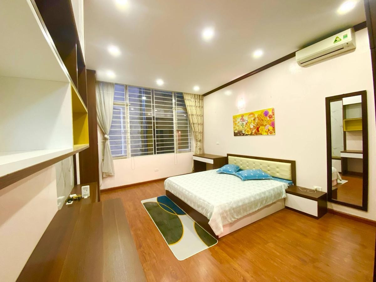 Bán nhà Nguyễn Viết Xuân, Thanh Xuân, nhà đẹp ở luôn, tặng full nội thất, gần ngay ô tô tránh