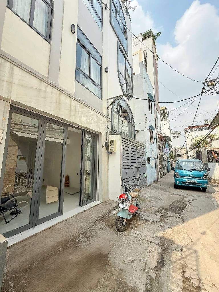 Nhà nguyễn xí, 3 tầng hẽm xe hơi, sổ hồng riêng
