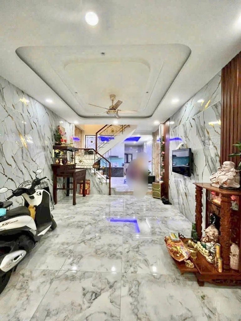 Bán nhà sô hồng riêng, 4 tầng ,hẽm xe hơi nguyễn xí