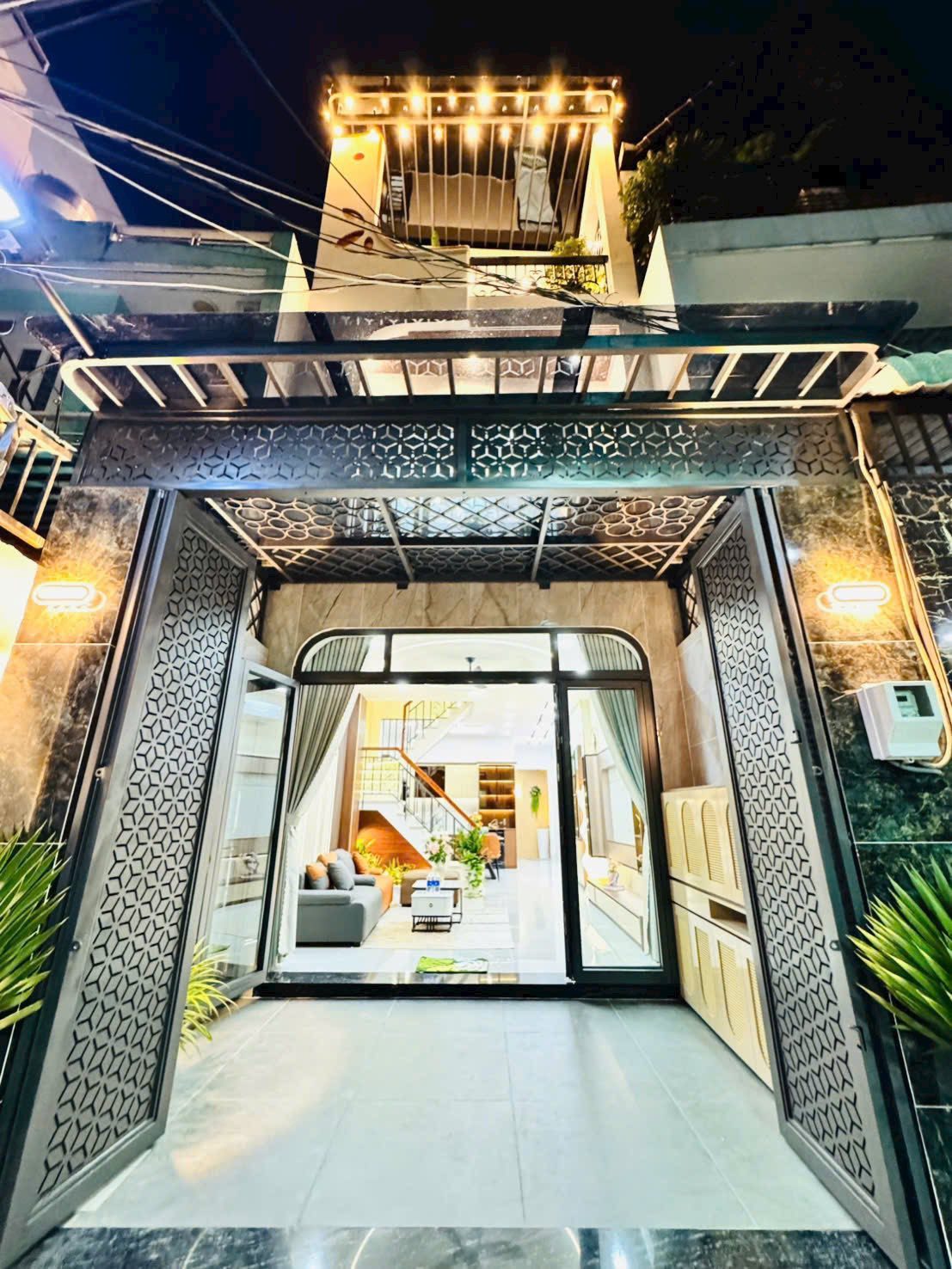 Bán nhà Nguyễn Xí, P 26, Bình Thạnh, DT 60m2, giá 3 tỷ 250tr, đang cho thuê 26tr/th, sổ hồng riêng.