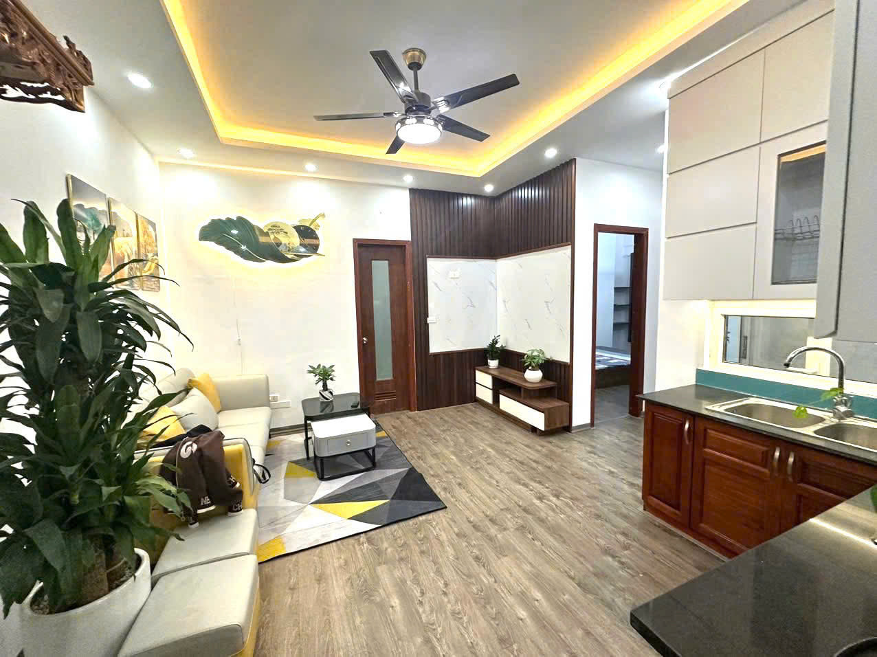 Chưa đến 3 tỷ có ngay chung cư căn góc 2 ngủ 2 vs, mặt đường Nguyễn Xiển, sđcc, full nội thất
Call/zalo: Trang 0366472550