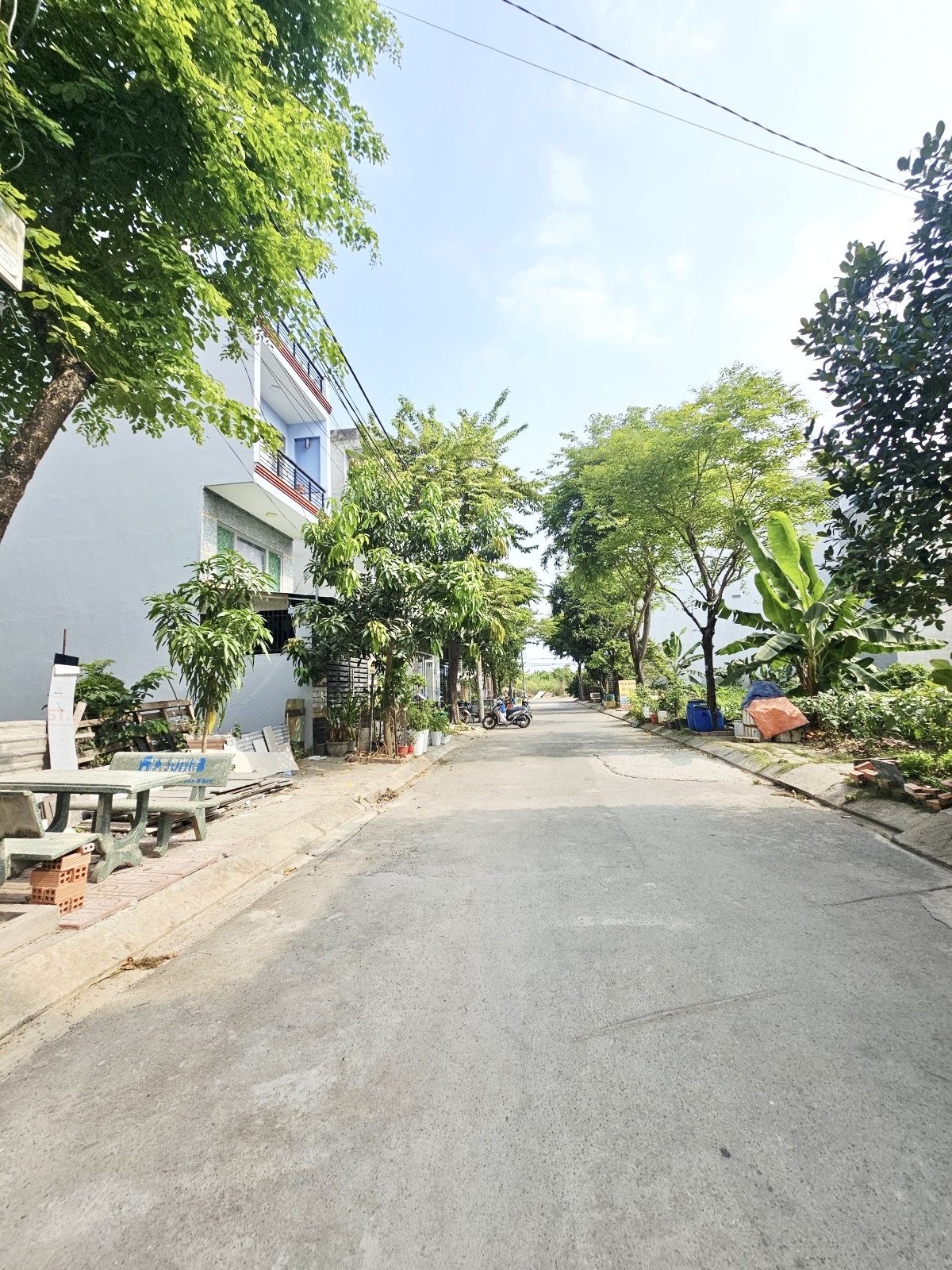 🚗 BÁN NHÀ 3 TẦNG - 53M2(4*13.5), HOÀN CÔNG - 4PN, 3WC - KHÔNG QH - NHÀ HẺM XE HƠI 8M, VỈA HÈ - GẦN VINHOME - P LONG BÌNH, THỦ ĐỨC.( N )