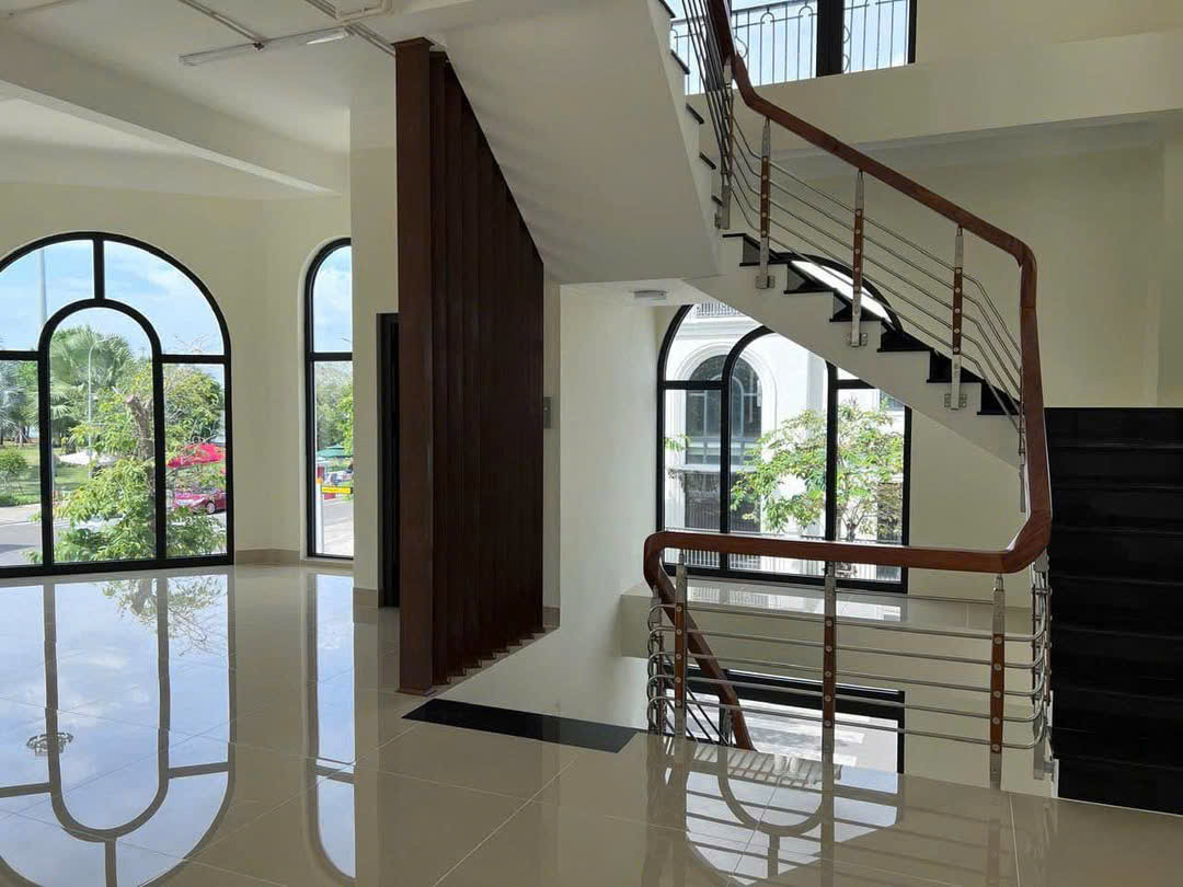 BDS HVL CHO THUÊ CĂN GÓC VIN Q9   Vị trí đắc địa, Cho Thuê 300m2 sàn