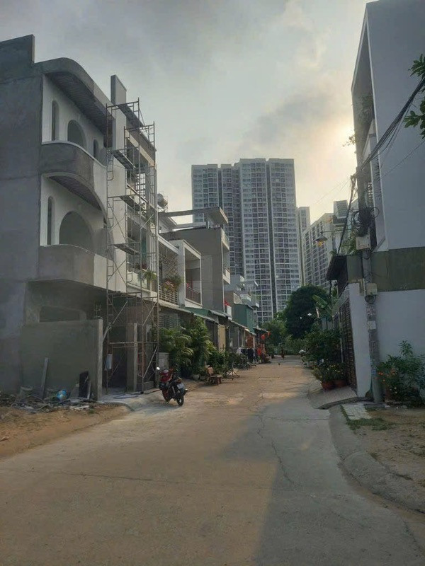 🏡 ĐẤT ĐẸP HXH Đ. NGUYỄN XIỂN 3.XTỶ (TL)  ĐỐI DIỆN VINHOME Q9