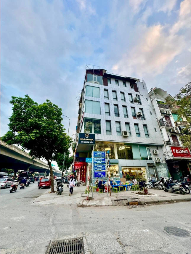 BÁN NHÀ MẶT PHỐ NGUYỄN XIỂN. 6 TẦNG, THANG MÁY, LÔ GÓC.