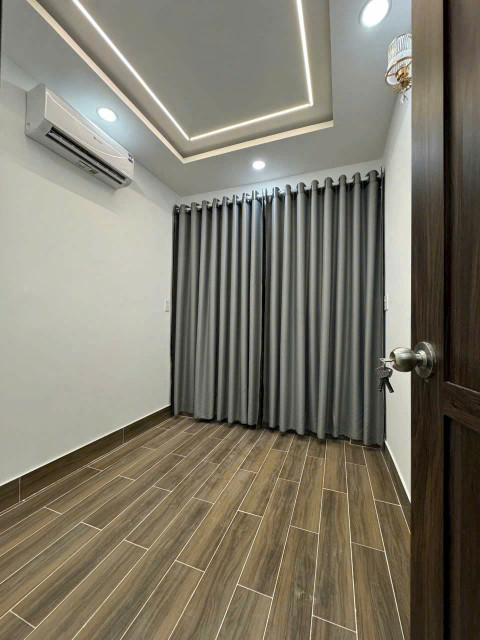Nhà nhỏ mặt tiền Nguyễn Xuân Khoát,p Tân Thành dt 22m2 1 lầu 2pn 2wc giá 4,1 tỷ