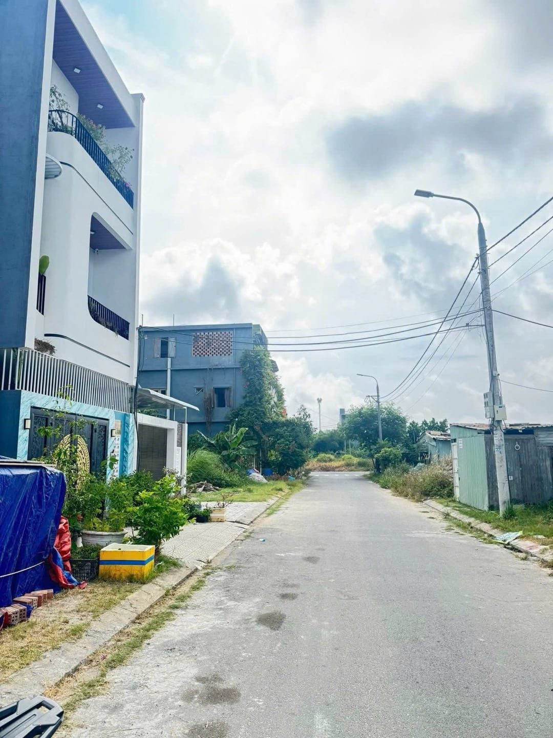 🧧 BÁN LÔ ĐẤT ĐẸP NHÂN HÒA - DT: 122M2
ĐƯỜNG 5,5M LỀ 3M - GẦN CHỢ MIẾU BÔNG