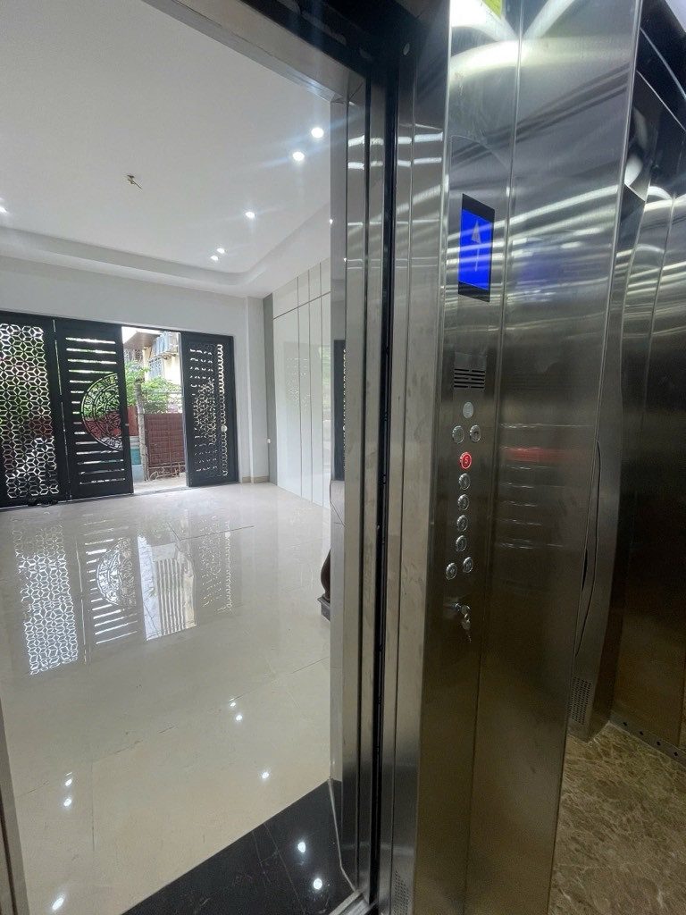 Phố Nhổn 56m 5T thang máy - tô - Lô Góc nở Hậu - Cực Hiếm - 8ty66 còn thương lượng nhiều