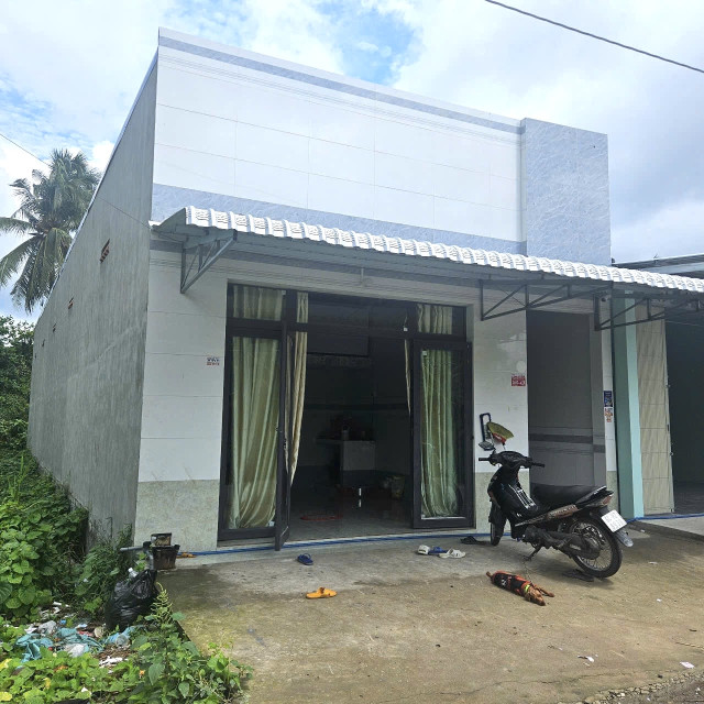 Bán đất 142m² ngang 6m ( có sẵn 1 kiot, 4 phòng trọ) giá 1.5 tỷ Xã Phú Quới
