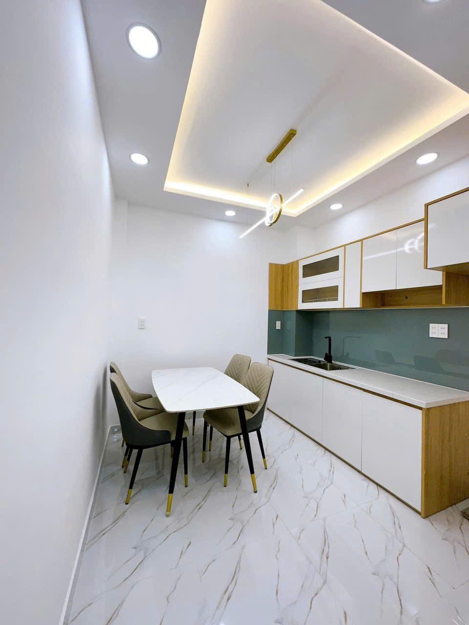 Kẹt lắm mới bán giá 4 tỷ  - nhà Nơ Trang Long 34.6m2, xây 1 trệt 2 lầu. Hẻm 4m, sổ sẵn
