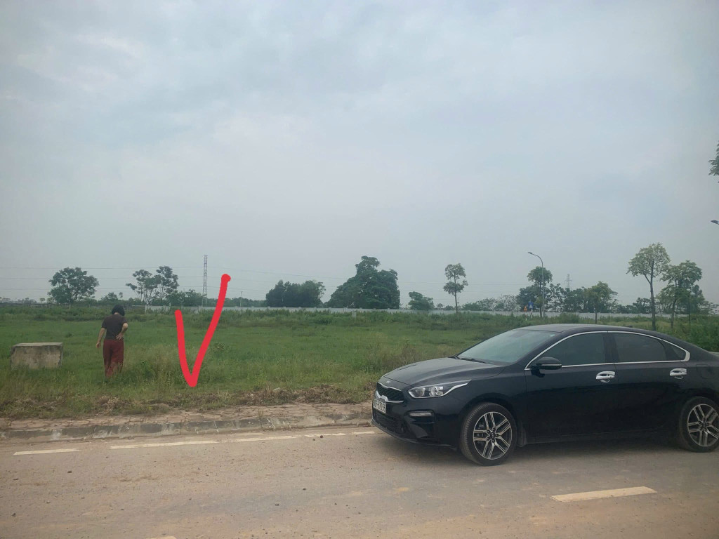 💥💥💥 Hàng Hiếm 💥💥💥  ✔️ Đấu giá  Hương Đình- Xã sóc Sơn  ✔️ Diện tích 105m ✔️ Mặt Tiền và  mặt hậu =5m  ✔️ Vị trí nằm gần đường  Võ Nguyên Giáp , nằm giữa 2 khu công nghiệp CN3, CN2  ✔️ Là nơi đáng sống trong lõi của thành phố vệ tinh Sóc Sơn ✔️ Thuận tiện 