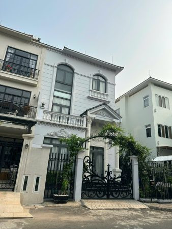 CẦN BÁN CĂN BIỆT THỰ SONG LẬP MỸ HƯNG