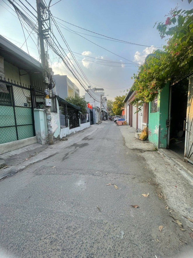 BÁN ĐẤT KÈM NHÀ CẤP 4 - NHÀ 2 MẶT TIỀN TRƯỚC VÀ SAU - ĐƯỜNG LINH ĐÔNG