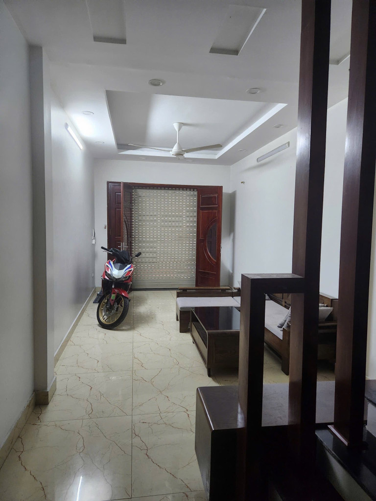 Cho thuê nhà KD, VP kết hợp ở gđ, nhóm 271 Trương Định, 5 tầng x 32m2, 3PN, 4 WC, 12 Triệu
