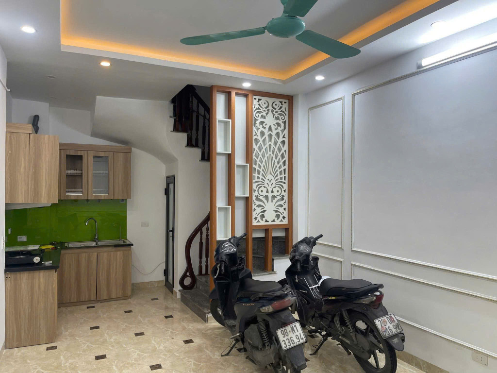 Cho thuê nhà riêng ngõ 521 Trương Định 5 tầng x 35m2, 3 ngủ, 4 vệ sinh, 11 Triệu ở gđ, nhóm ngoan