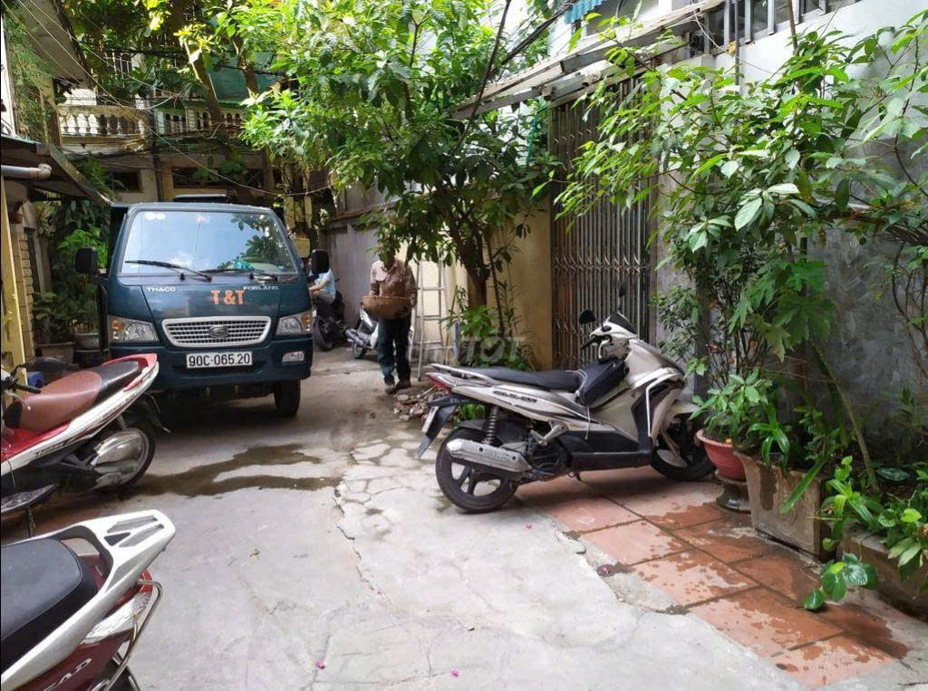 Cho thuê nhà ngõ ô tô 210 Phố Tân Mai 4 tầng x 54m2, 12 Triệu VP, Cty, KD online, ở gđ, nhóm