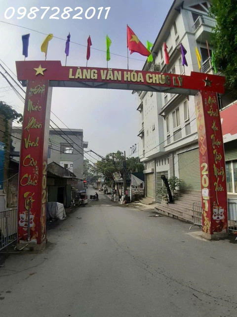 e bán lô đất 
Siêu đẹp tại phường chương mỹ diện tích 88,75m đất
liên hệ em : 0987282011 - 0967594106