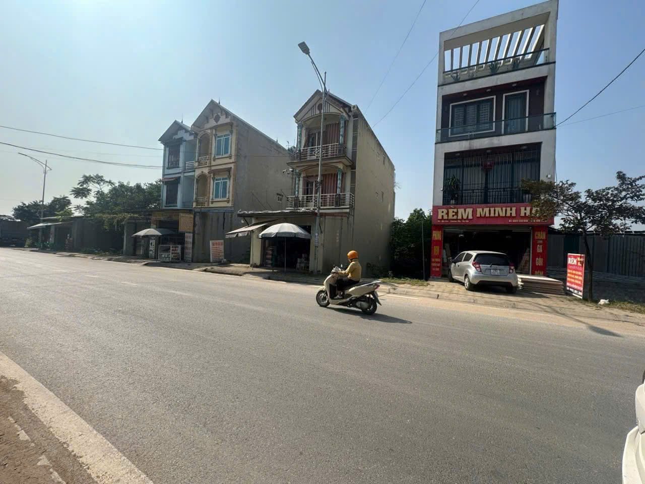 Thị Trấn Chúc Sơn, đất trục chính kinh doanh mặt tl419