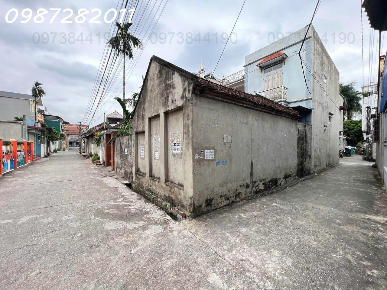 e cần bán mảnh đất đẹp 
đất phường chương mỹ - đại yên 
-42,5m sẵn sổ đỏ 
liên hệ e : 0987282011 - 0967594106