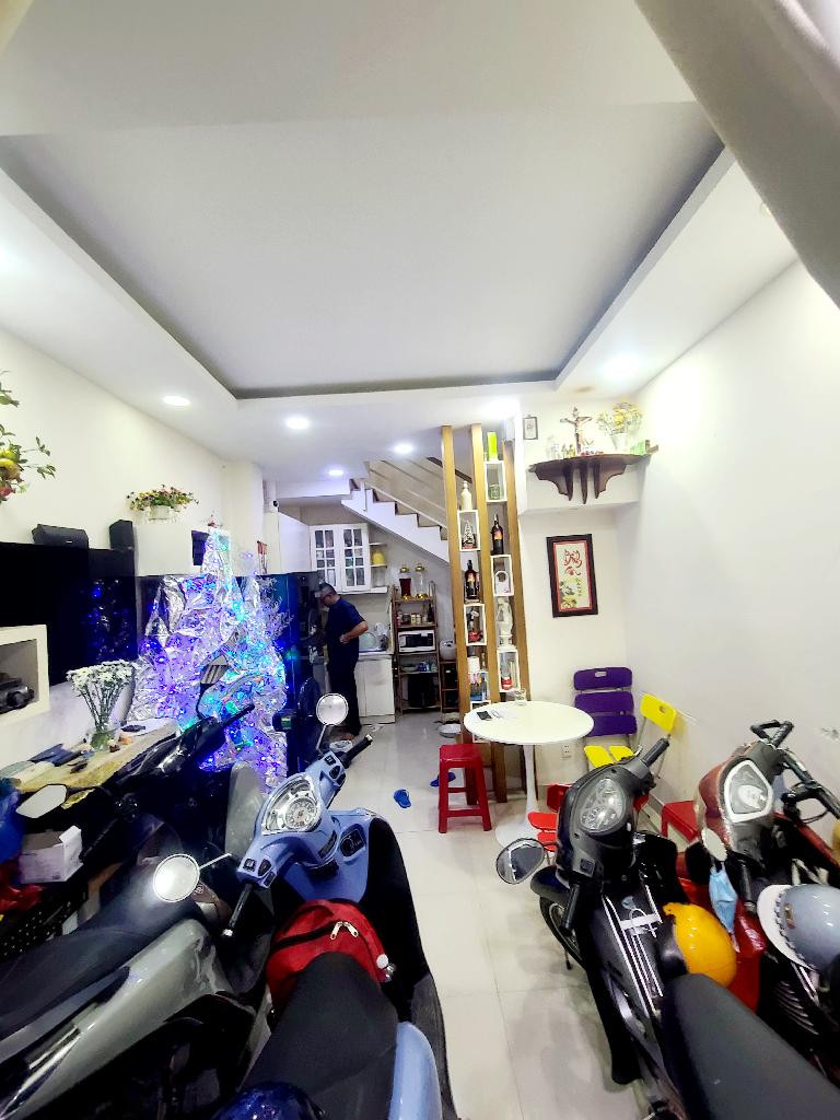 Bán nhà Núi Thành, gần Trường Chinh, Tân Bình, full nội thất, 3.5x7 - 4 tầng, chỉ hơn 3 tỷ