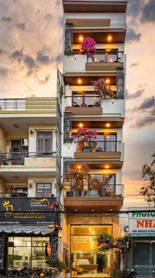 Bán toà chdv đường Núi Thành, 7 Tầng 17 Phòng, Doanh Thu hơn 1 Tỷ / năm , Giá 29.5 Tỷ