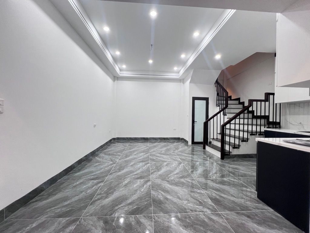 NHÀ ĐẸP Ô CÁCH, VIỆT HƯNG, LONG BIÊN - 5 TẦNG XÂY MỚI, FULL NỘI THẤT - Ô TÔ VÀO NHÀ