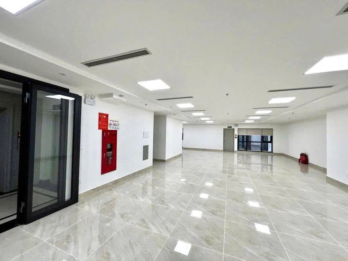 BÁN TÒA NHÀ MẶT PHỐ VIEW HỒ BA MẪU - 400M x 11T - 2 HẦM - DÒNG TIỀN 7.2 TỶ/NĂM- GIÁ 265 TỶ