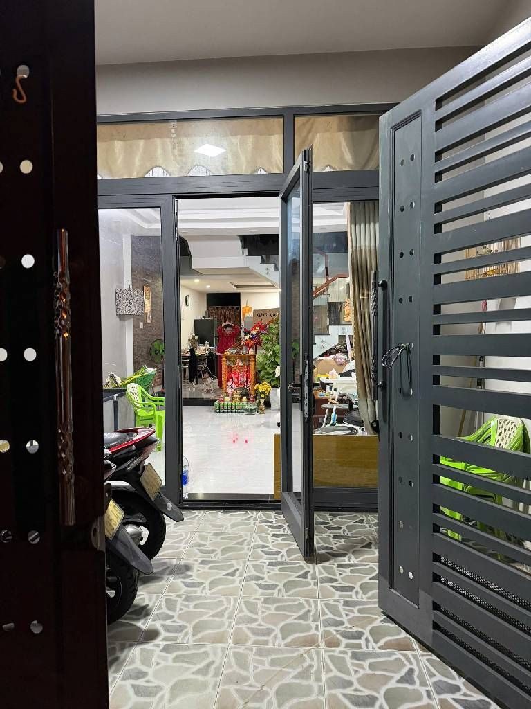 💥BÁN ĐẸP 2 TẦNG 2 MÊ ĐÚC KIÊN CỐ - NGAY SAU LƯNG ĐƯỜNG 15M PHẠM HÙNG, HOÀ XUÂN, ĐÀ NẴNG - GIÁ 5,85 TỶ TL NHẸ