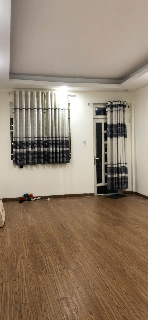 CHO THUÊ PHÒNG TRỌ FULL NỘI THẤT - 25M²  ĐỐI DIỆN CÂY XĂNG HÒA BÌNH