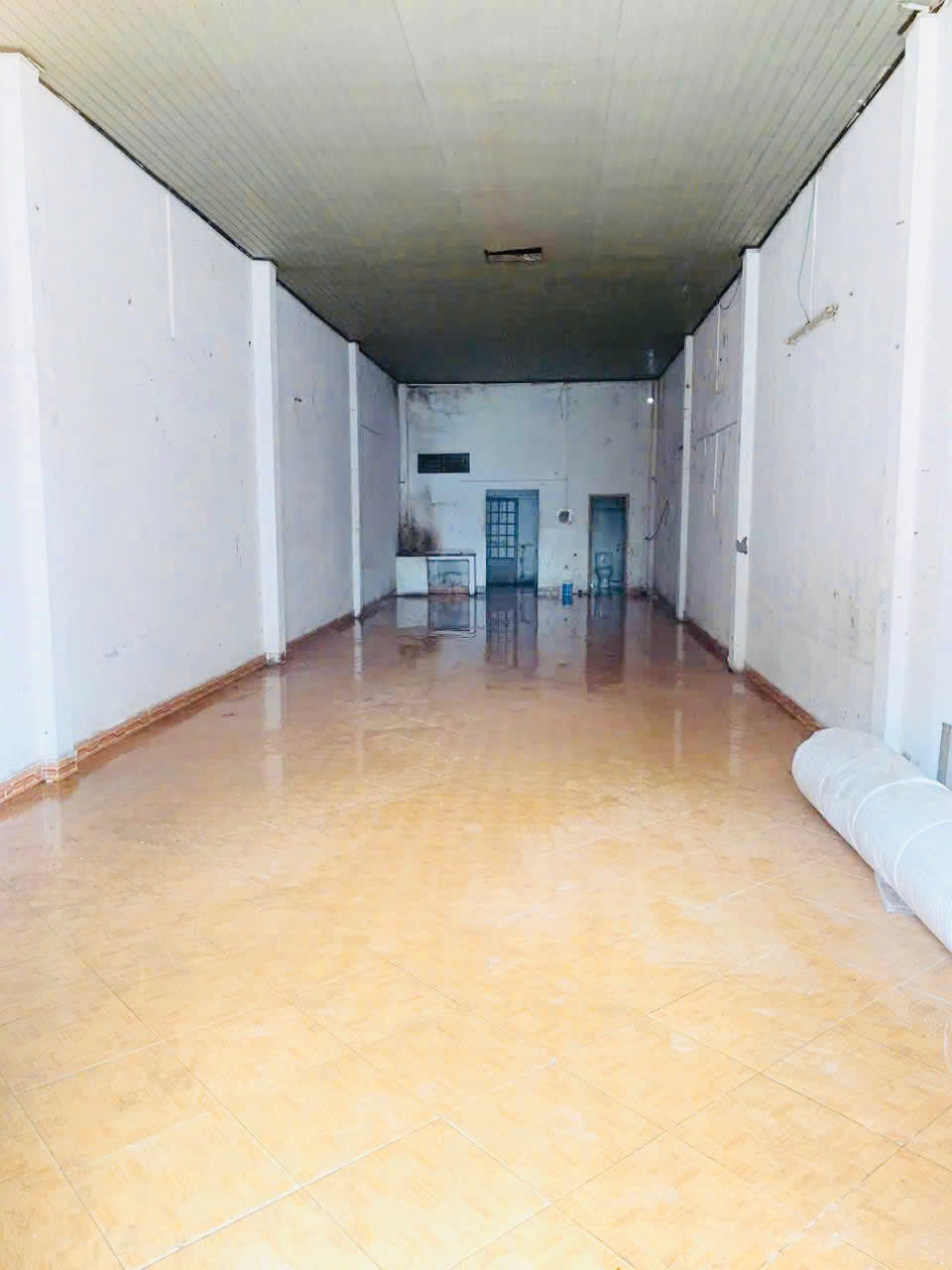 BÁN ĐẤT TẶNG NHÀ CẤP 4 MẶT TIỀN PHẠM HÙNG - GẦN LÔ GÓC TIỆN KINH DOANH