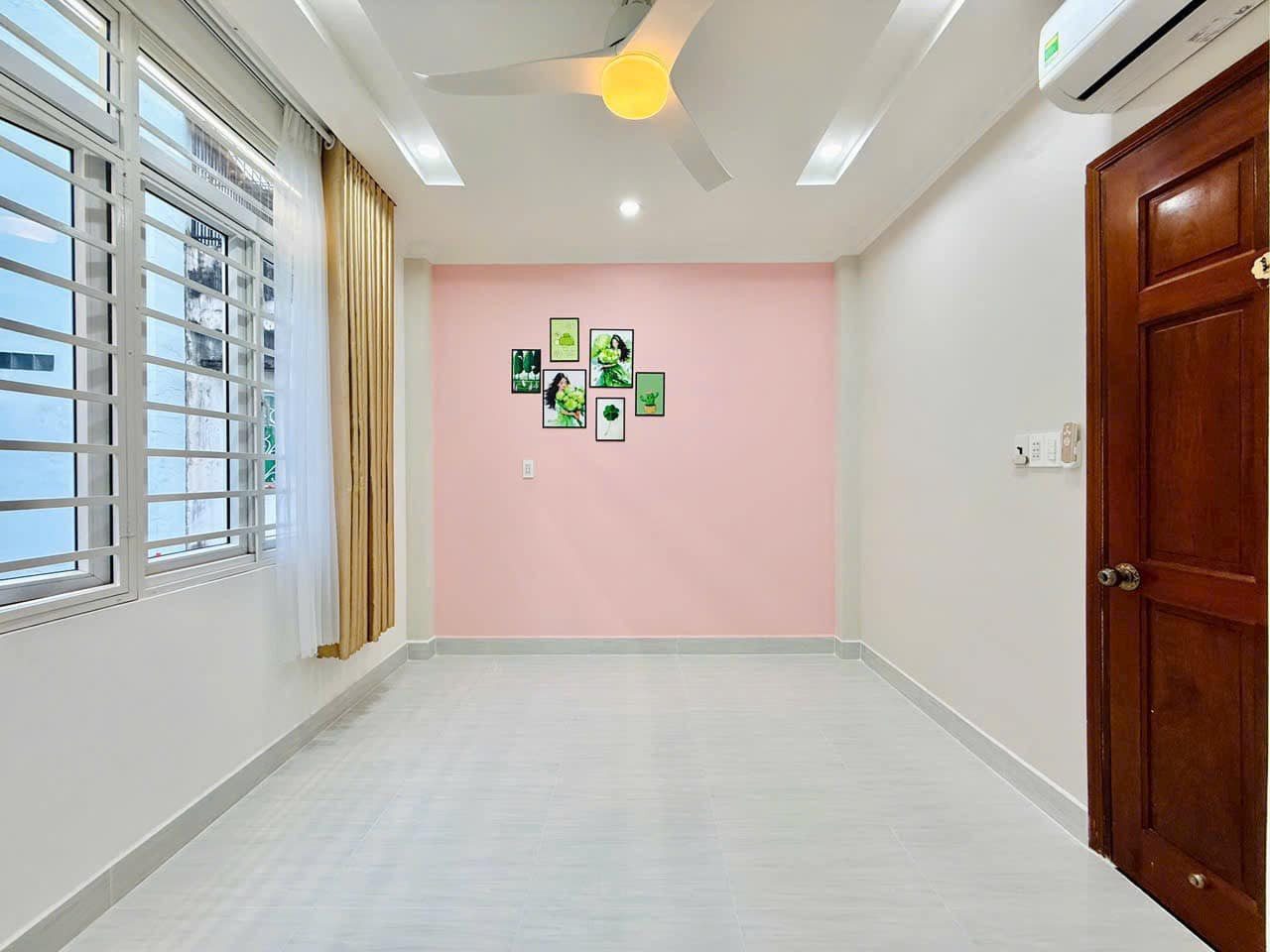 Nhà mới dọn vào ở ngay Phạm Ngọc Thạch, P7, Q 3, DT 88m2, giá 4 tỷ 650tr, hẻm xe hơi, sổ hồng riêng