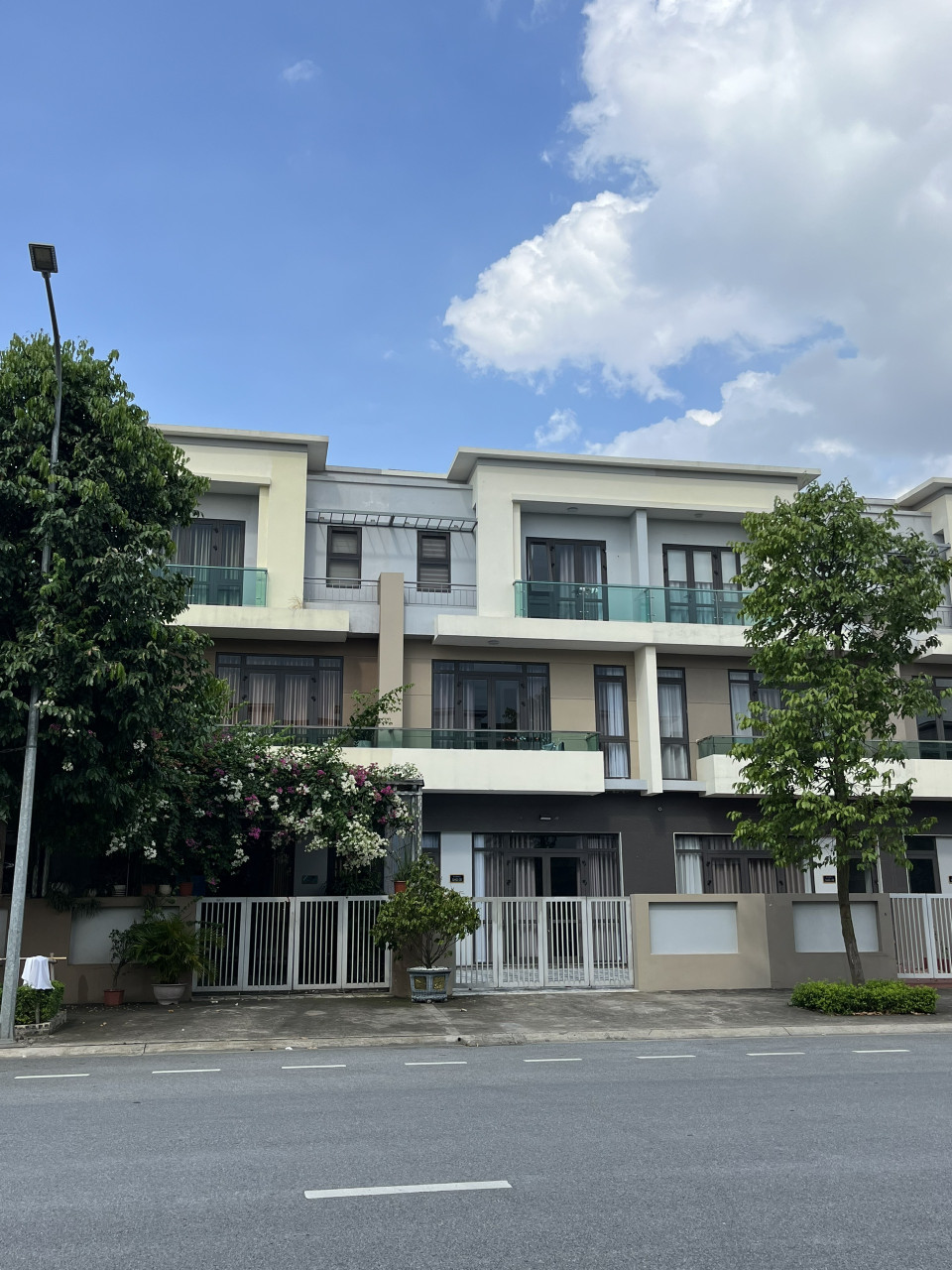 Bán nhanh căn shophouse 4PN dự án Centacity rẻ hơn thị trường 500tr