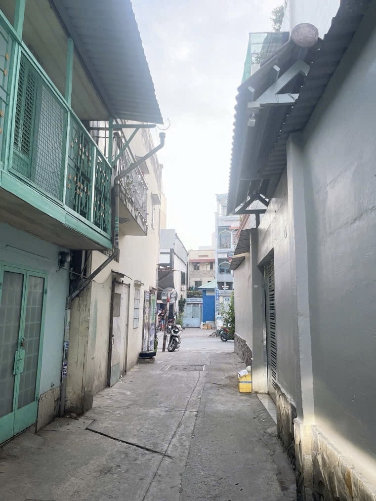 Sát Mặt Tiền Võ Văn Kiệt - 9 Phòng Đang Cho Thuê - Phù Hợp Cho Gia Đình Sinh Sống Vừa Ở Vừa Cho Thuê - Kinh Doanh Mọi Ngành Nghề