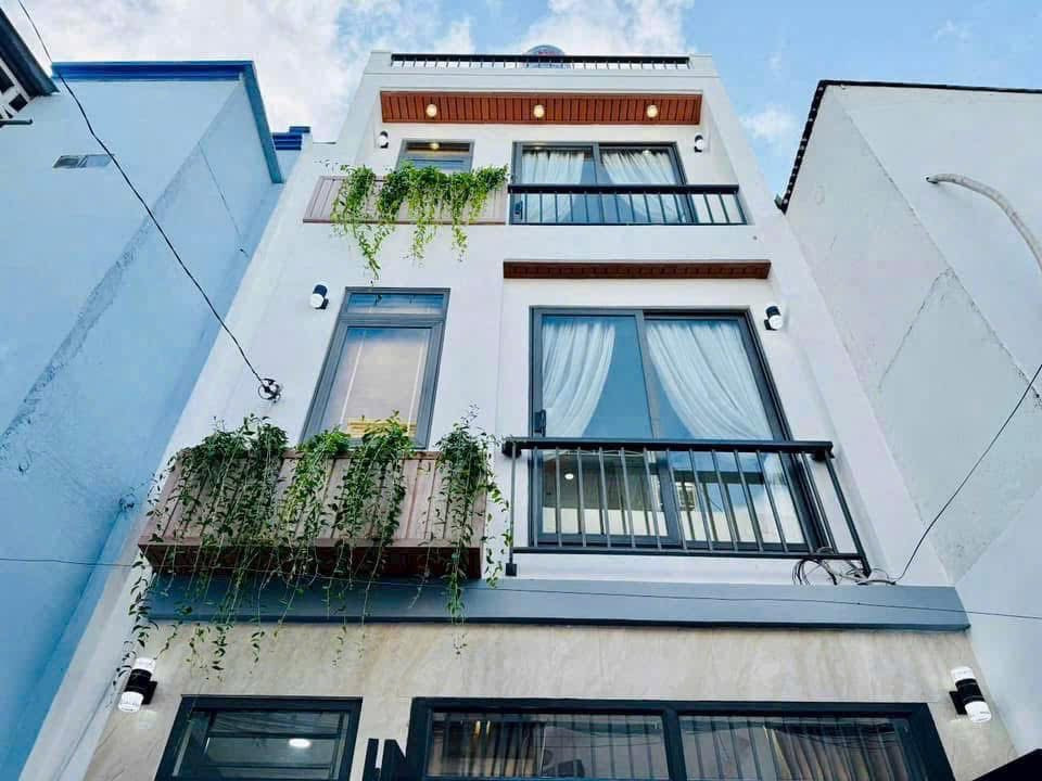 Siêu hot 2 Tỷ 300 , xe hơi đậu cửa nhà đẹp 2PN Phạm Văn Chiêu P9 Gò Vấp , tặng NT như hình , SHR