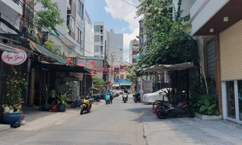 Bán nhà NGỘP... MT QUẬN 8 GIÁ 3,6TY. Sổ hồng CC. Dòng tiền 10tr/th
