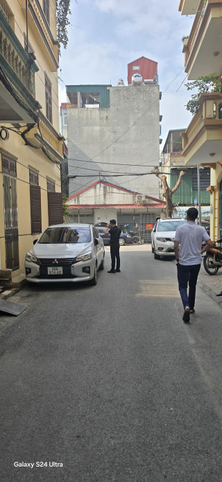 NHÀ PHỐ PHẠM TUẤN TÀI - PHÂN LÔ Ô TÔ QUA NHÀ - VỈA HÈ -  S=35M2 - MẶT TIỀN =3.4M - 5 TẦNG - LH : MR HOÀNG PHÚ - PHONE : 0385683333