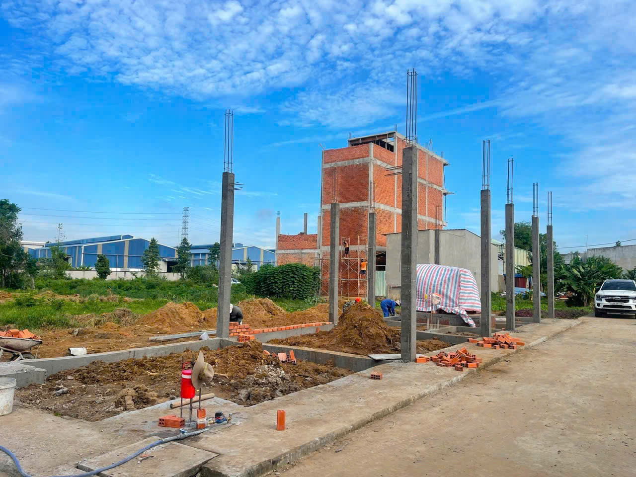 Đất sổ hồng riêng 𝐏. Tân Hạnh - Giáp TP HCM . Lô 2 Mặt Tiền Giá 👉2,5 tỷ