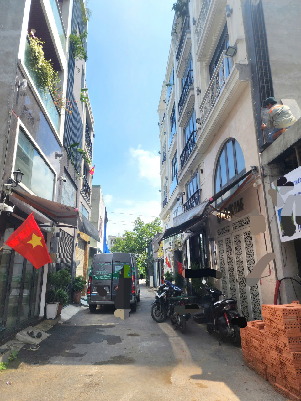 GẦN PHẠM VĂN ĐỒNG - 5 TẦNG 52M2 - HẺM Ô TÔ TRÁNH - CHỈ 8TỶ.x TL