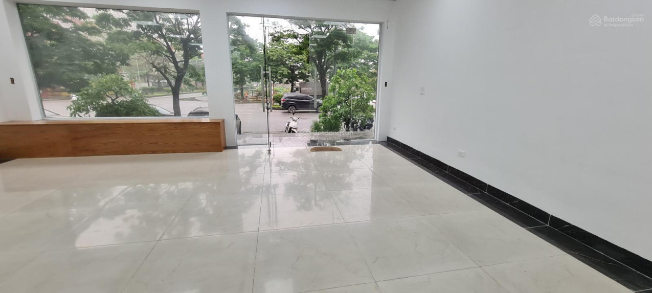 Cho thuê biệt thự căn góc KĐT Thành phố Giao Lưu, 200m2, 4 tầng, đã hoàn thiện nội thất, giá thỏa thuận