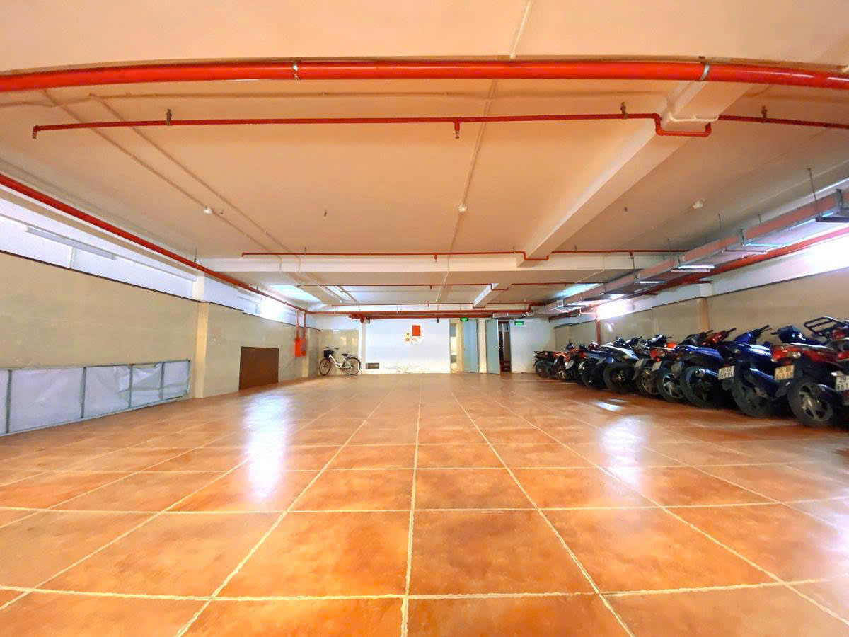 TÒA BUILDING MẶT PHỐ NGUYỄN KHÁNH TOÀN-HOÀNG QUỐC VIỆT, DT 251.5M2, QUY MÔ 7 TẦNG NỔI, TUM, HẦM. MẶT TIỀN 12M.