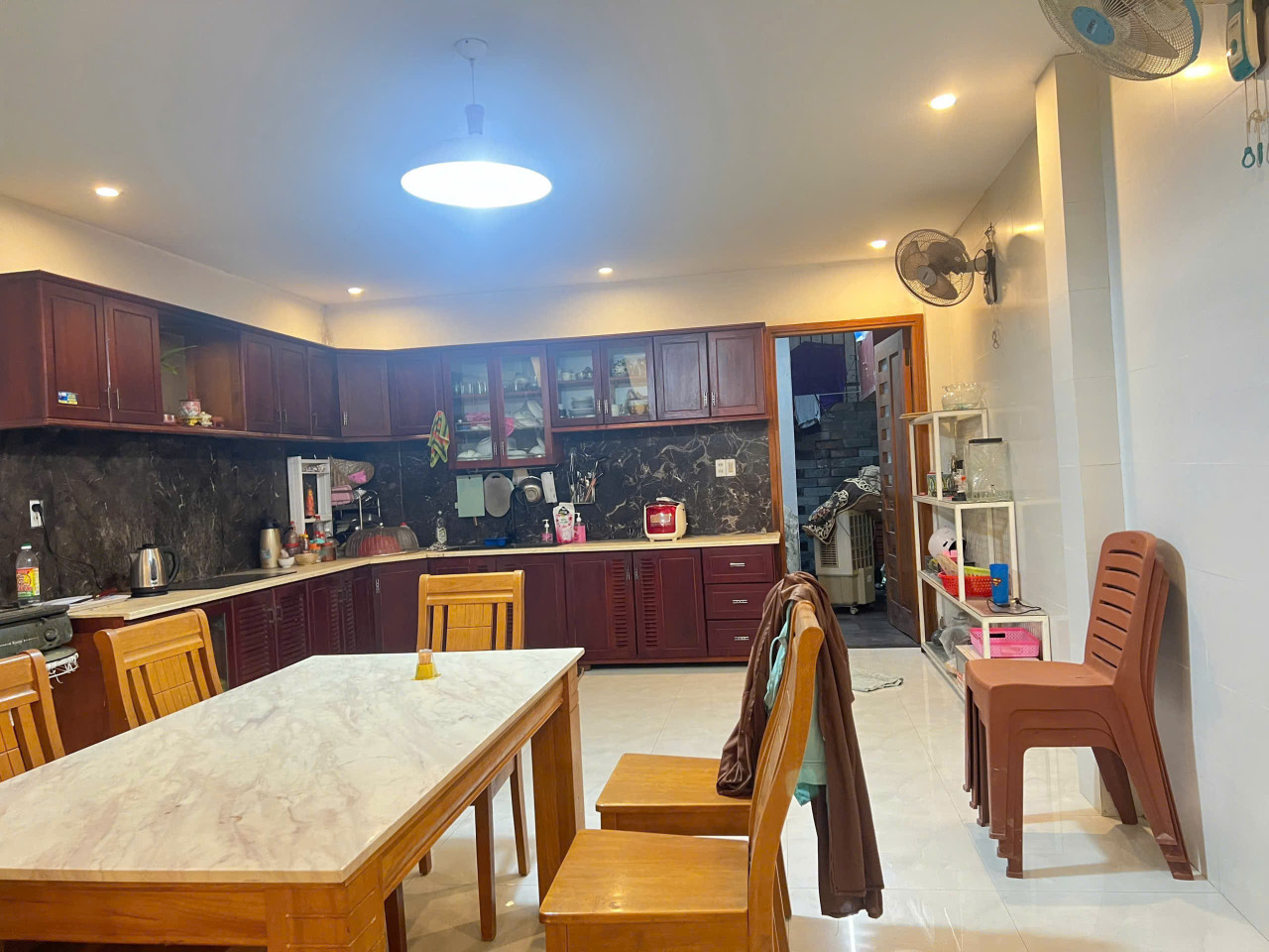 🏠 CHO THUÊ NHÀ 3 TẦNG MẶT TIỀN PHẠM VĂN ĐỒNG – TP HUẾ