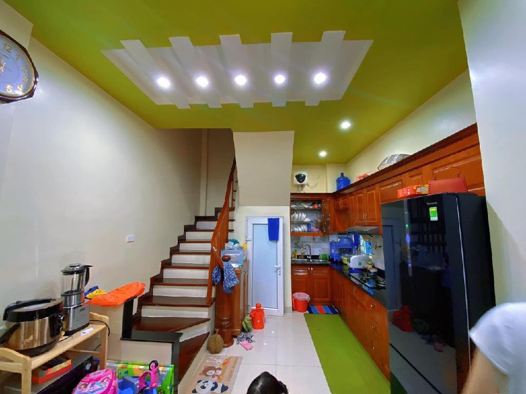 9,2 tỷ có ngay nhà 38m 5 tầng tại ngỗ đường Phạm Văn Đông
